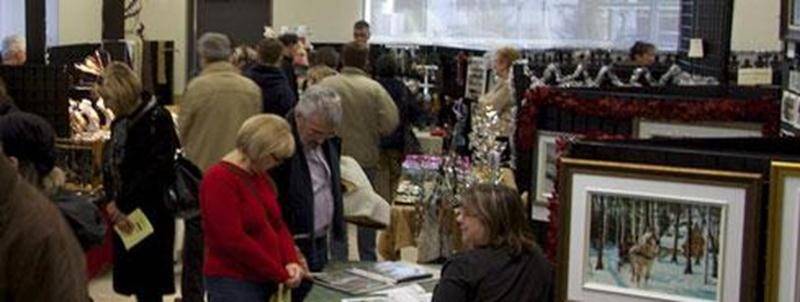 Plus de 40 artistes et artisans en arts visuels de la région vous invitent à venir les rencontrer et à découvrir leurs talents de 10 h à 17 h au centre communautaire Bourg-Joli (2520, av. Sainte-Catherine angle Bourassa). Vous y verrez : photographie, ferronnerie d’art, bijoux, peintures, etc. Admission gratuite. Infos : 450 774-2750 ou <a href=