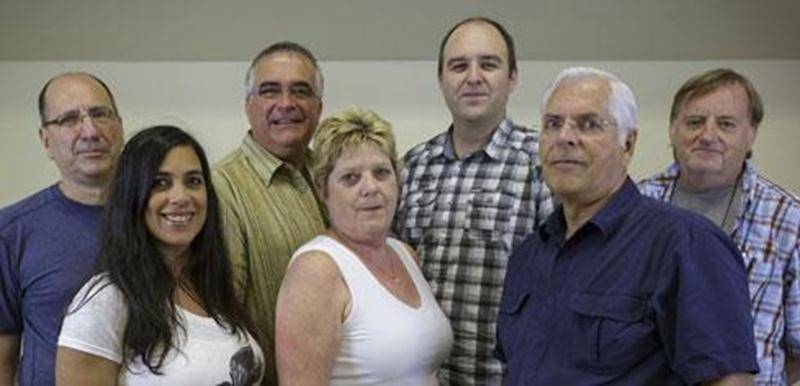 Lors de leur assemblée générale annuelle tenue en juin, les membres du Club photo Saint-Hyacinthe ont élu les représentants du conseil d'administration pour 2013-2014. De gauche à droite : Jean-Marie Schynkel, secrétaire; Carole Dubuc, trésorière; Daniel Héroux, directeur; Pierrette Sansoucy, directrice; François Dumaine, président; René Pelletier, vice-président et Jean-Noël Gagné, directeur. Pour en savoir plus sur les activités du club, vous pouvez écrire à clubphotohyacinthe@gmail.com .