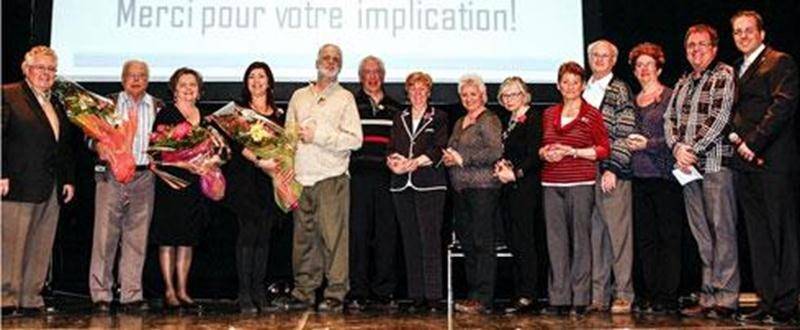 Le mercredi 2 avril, le Centre de Bénévolat de Saint-Hyacinthe a invité ses bénévoles afin de les remercier pour leur engagement exceptionnel. Dix bénévoles du Centre de Bénévolat de Saint-Hyacinthe ont été honorés pour leurs 10 ans de bénévolat. En plus, deux personnes ont été honorées pour plus de 20 ans de bénévolat lors de la Soirée de reconnaissance tenue au Centre des arts Juliette-Lassonde. Un total de 200 bénévoles impliqués dans plusieurs services ont assisté à un spectacle musical et p