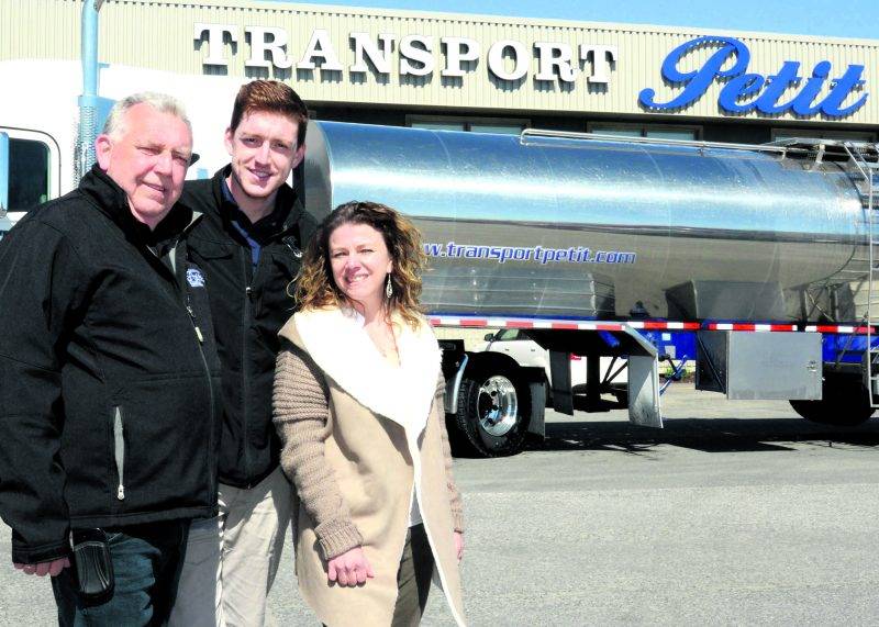 La haute direction de Transport Petit de Sainte-Hélène-de-Bagot : Sylvain Petit, son fils Marc-Antoine et Chantal Petit, sœur de Sylvain. Photothèque Le Courrier