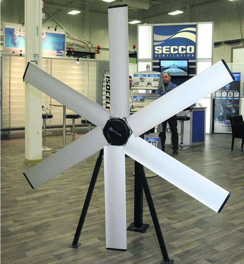L’entreprise maskoutaine Secco international qui est spécialisée dans la fabrication de systèmes de ventilation destinés aux bâtiments agricoles a le vent dans les voiles. Ce fabricant commercialise ses produits dans 26 pays et réalise 65 % de ses ventes à l’étranger. Sur la photo, un ventilateur de plafond dont certains modèles peuvent atteindre jusqu’à 24 pieds de diamètre. Photo François Larivière | Le Courrier ©