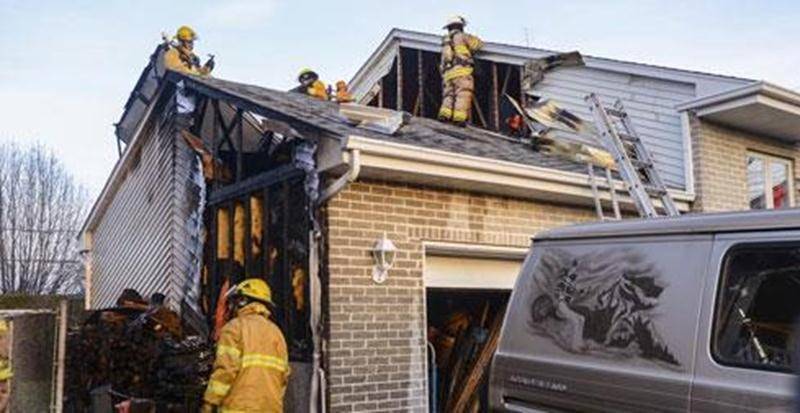 Des cendres jetées sont à nouveau à l'origine d'un incendie, cette fois dans le secteur Saint-Joseph à Saint-Hyacinthe. Le feu a débuté, mardi, vers 15 h, à l'extérieur du garage d'une résidence de l'avenue de la Philarmonique. Les flammes se sont propagées au toit du garage et partiellement à celui de la maison. Grâce à une intervention rapide, les pompiers ont vite fait de maîtriser le feu, épargnant la majeure partie de la demeure. Les propriétaires étaient absents au moment de l'incendie. C'