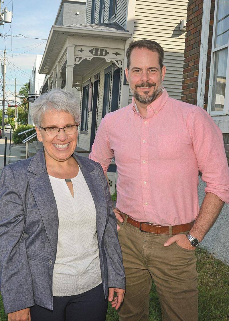 La députée néodémocrate Brigitte Sansoucy en compagnie du lieutenant du NPD au Québec, Alexandre Boulerice. Photo François Larivière | Le Courrier ©