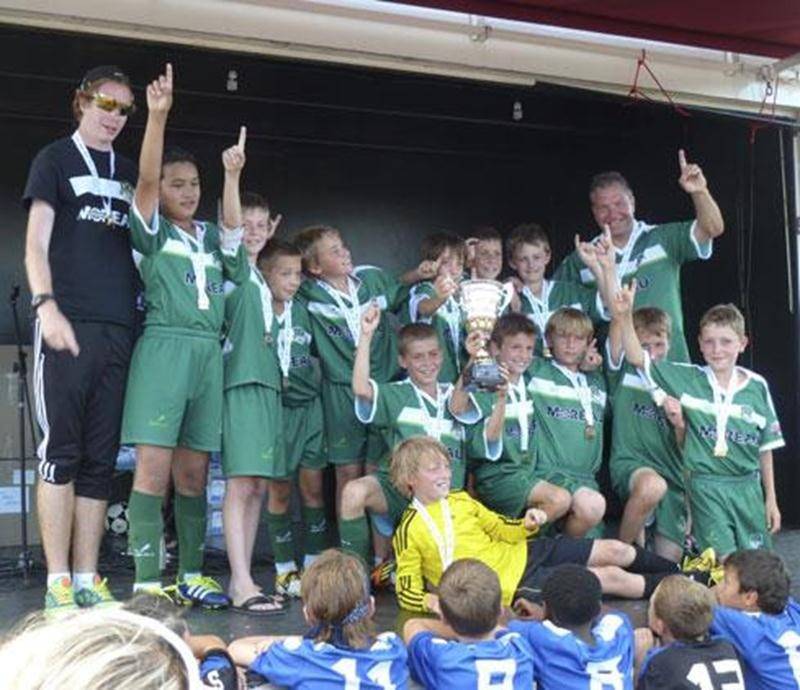 La fin de semaine des 11 et 12 août, le U11 masculin A du FC Saint-Hyacinthe, dirigé par Julien Pinsonneault, a remporté sa deuxième médaille d’or au tournoi de Mario Robitaille, à Granby. Malgré leur première défaite au premier match contre Fabrose Fusion, les Maskoutains ont été victorieux lors de leurs parties suivantes pour terminer premiers de leur division. Après un gain de 4-1 en demi-finale contre l’équipe de Chambly, les spectateurs ont eu droit à une finale endiablée contre le Club de