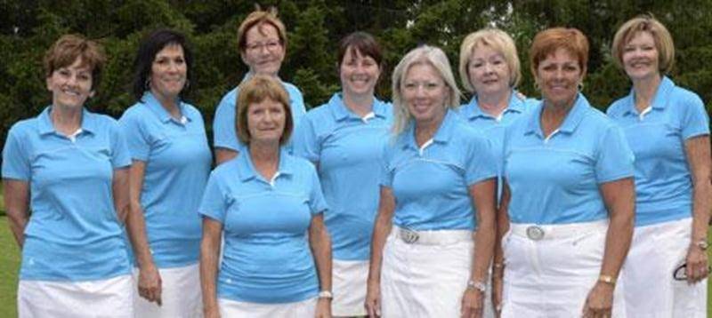 Le Club de golf Saint-Hyacinthe a accueilli, le 6 juillet, l'Interclub féminin classe B. Les six joueuses représentant le club ont dominé la compétition, battant les clubs de Dorval et Berthier. Sous une formule « match play », Saint-Hyacinthe a terminé la journée avec 19 points, alors que Dorval a suivi avec 13 points et Berthier a fini avec 4 points. Sur la photo, on aperçoit l'équipe gagnante, composée de Doris Lemire, Guylaine Trahan, Lucie Robitaille, Louise Lebel, Annie Beaudoin, Laurence