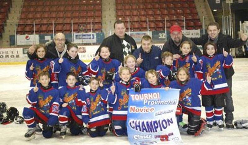 Les Gaulois de Saint-Hyacinthe novice B ont connu un parcours parfait lors de leur présence au Tournoi provincial novice de Sorel, remportant leur cinq parties dont la finale par la marque de 4 à 0 contre Saint-Basile. Ils ont battu au passage Beloeil, Varennes, Saint-Jean et Sorel. Les joueurs : Zoé Bernard, Ann-Sophie Bertrand, Florence Desautels, Adèle Fluet, Antoine Lebeau, Samuel Fredette, Eliott Constantineau, Thomas Guilleminot, Victor Laliberté (absent), Baptiste Pelletier, Ollie Léonard