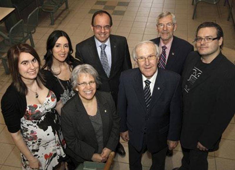 Afin de soutenir le Service d’animation à la vie spirituelle et à l’engagement communautaire du Cégep de Saint-Hyacinthe, la Fondation Martin-Giard a lancé récemment sa campagne annuelle de financement sous le thème « Avec nous... semez la vie ». La Fondation a un objectif de 90 000 $ pour cette campagne placée sous la présidence d'honneur de Brigitte Sansoucy. Les personnes intéressées peuvent faire parvenir leurs dons à l’adresse suivante : Fondation Martin-Giard, Cégep de Saint-Hyacinthe, 300